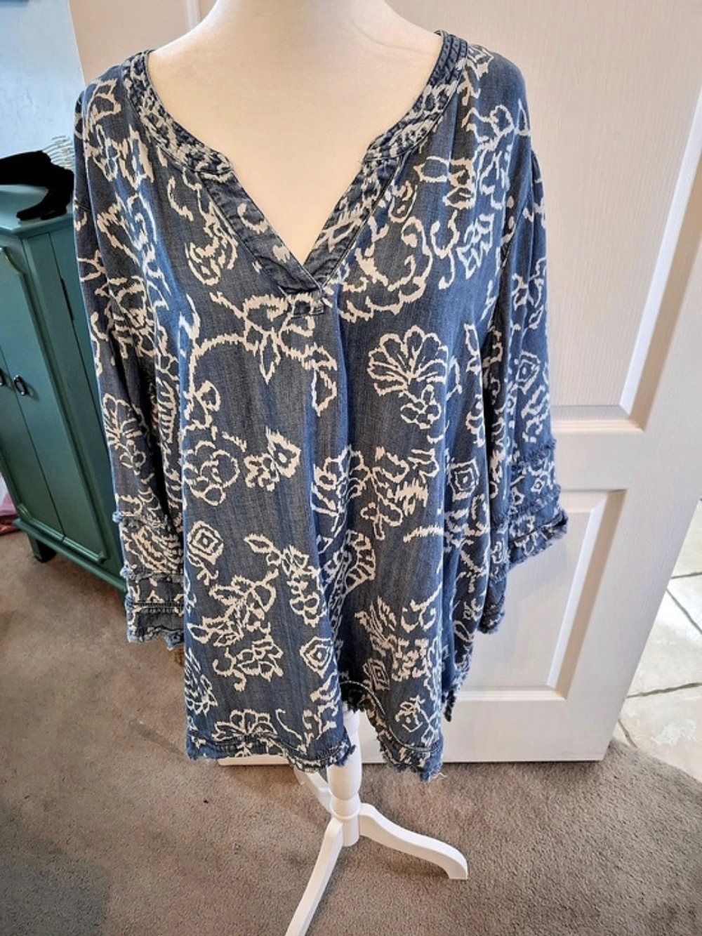 John Mark Floral Tunic Blue & White Size 2X